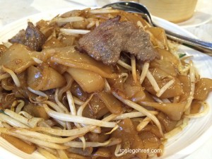 Stit fry kway teow with beef