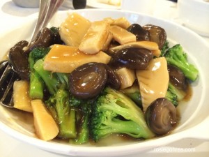 Stir fry vegetable with mushrooms and bamboo shoots